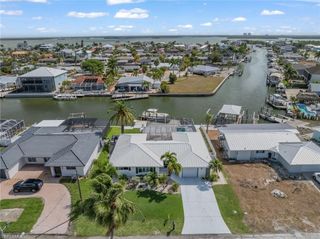 9 Fairview BLVD, Fort Myers Beach, FL 33931