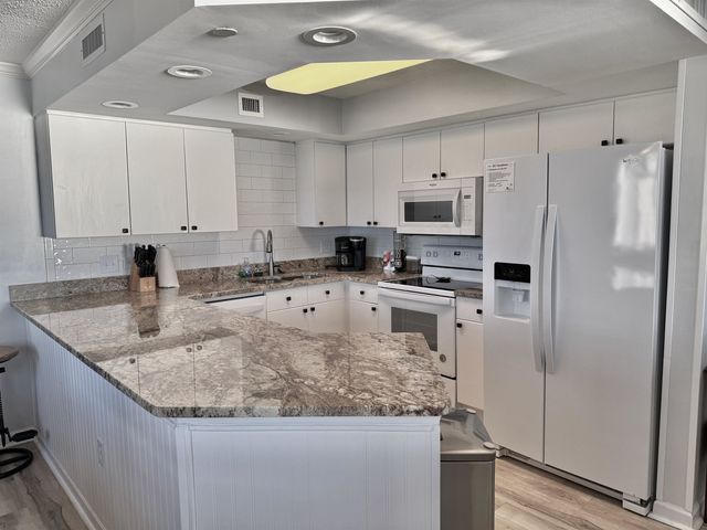 8560 Queensway Blvd Apt 1702, Myrtle Beach, SC 29572