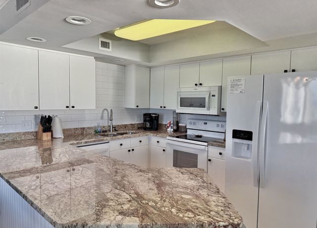 8560 Queensway Blvd Apt 1702, Myrtle Beach, SC 29572