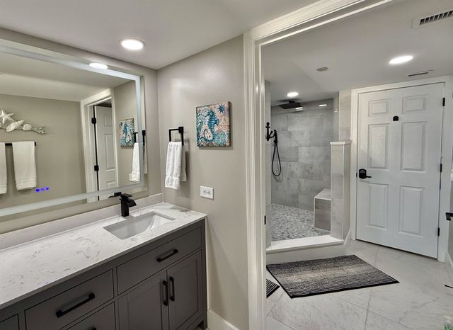 8560 Queensway Blvd Apt 1702, Myrtle Beach, SC 29572