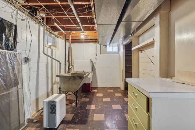 1821 W 59th Street, Minneapolis, MN 55419