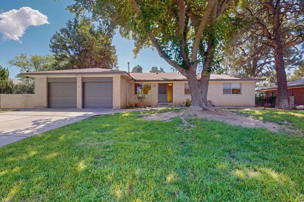 3208 Texas Street NE, Albuquerque, NM 87110