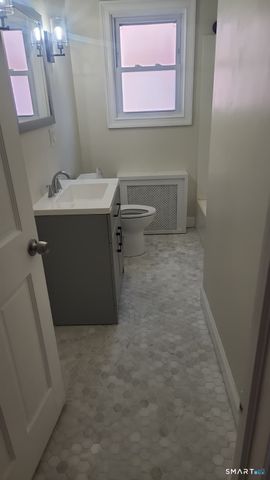 60 Lincoln Avenue 1st Fl, Bridgeport, CT 06606