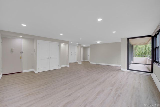 166-10 Powells Cove Boulevard 2C, Whitestone, NY 11357