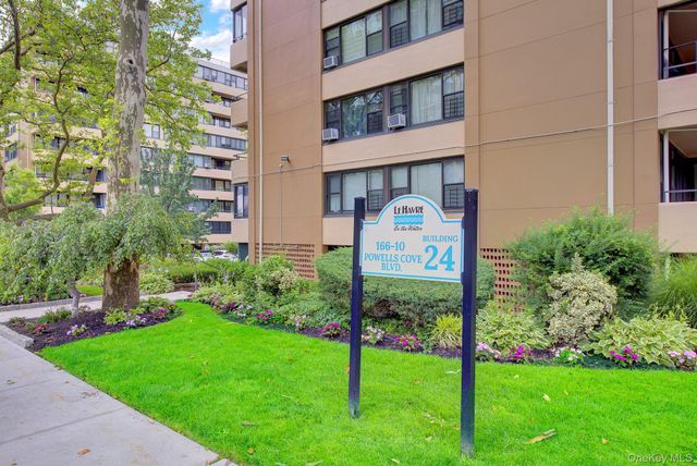 166-10 Powells Cove Boulevard 2C, Whitestone, NY 11357