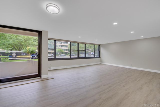 166-10 Powells Cove Boulevard 2C, Whitestone, NY 11357