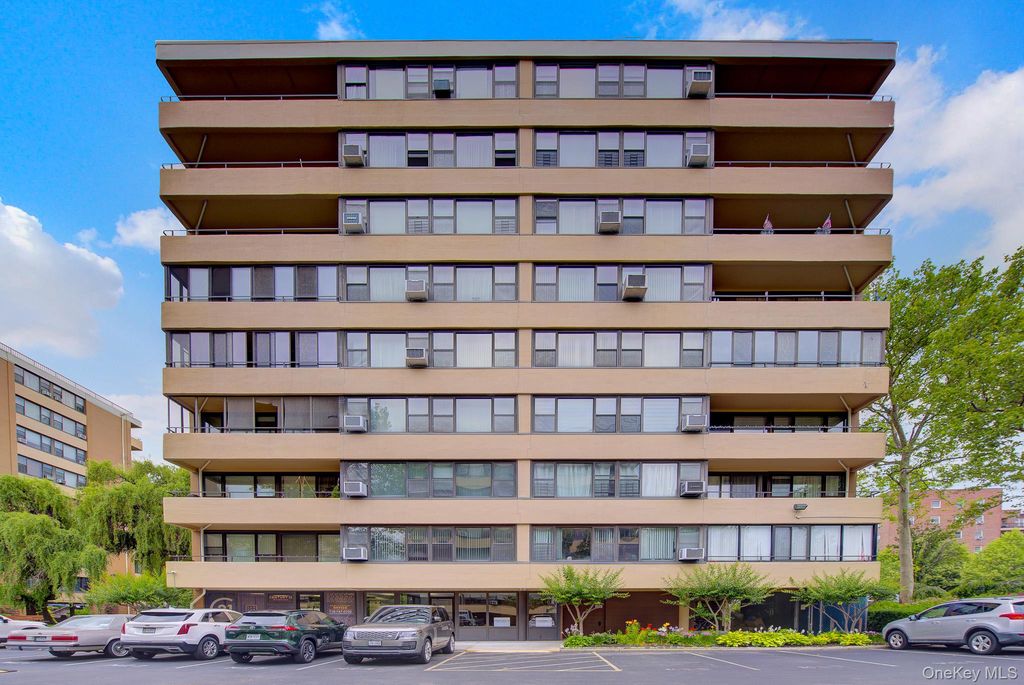 166-10 Powells Cove Boulevard 2C, Whitestone, NY 11357