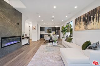 18315 Collins Street, Tarzana, CA 91356