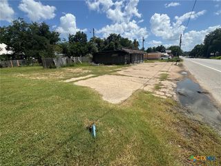 1703 N Travis, Cameron, TX 76520