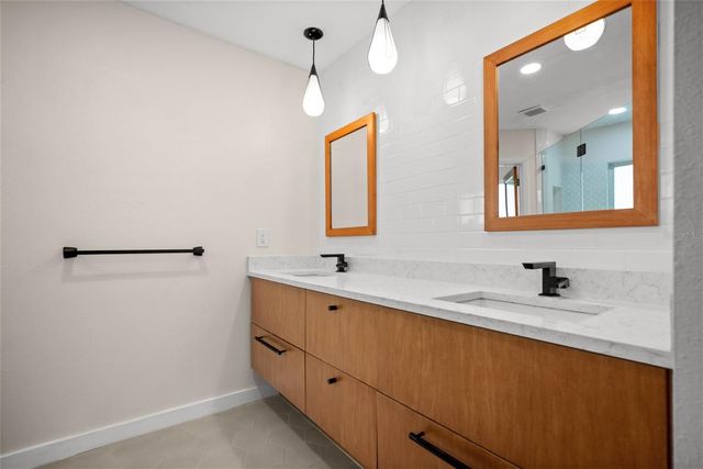 801 PINELLAS POINT DRIVE S, St Petersburg, FL 33705