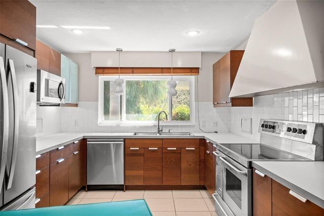 801 PINELLAS POINT DRIVE S, St Petersburg, FL 33705