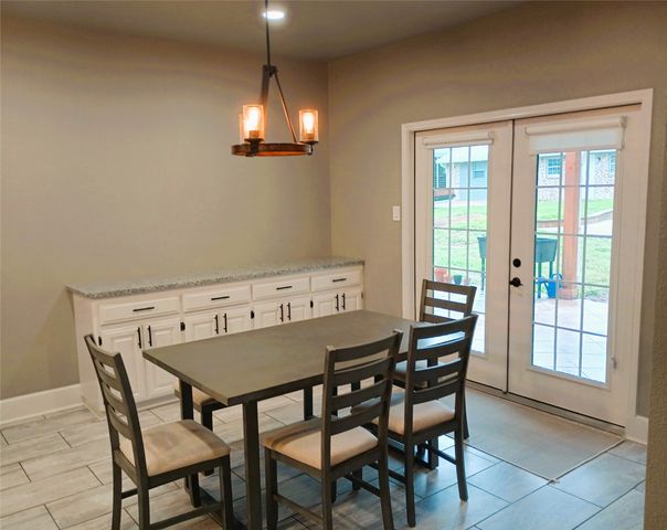 231 An County Road 2105, Palestine, TX 75801