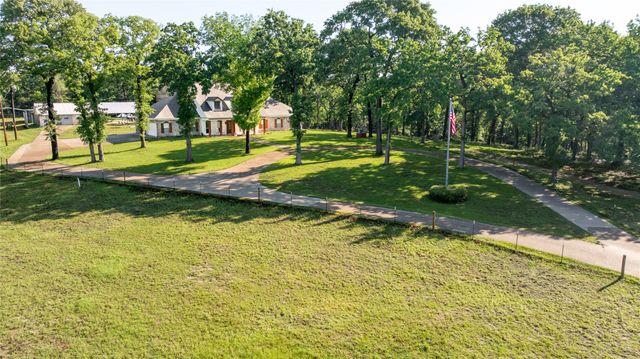 231 An County Road 2105, Palestine, TX 75801