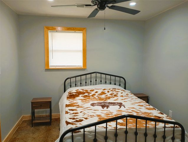 231 An County Road 2105, Palestine, TX 75801