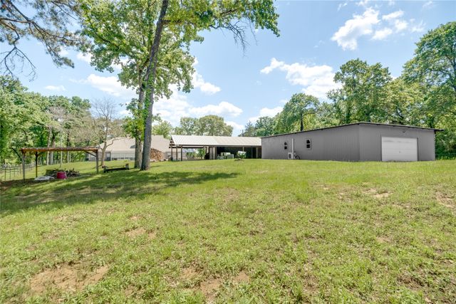 231 An County Road 2105, Palestine, TX 75801