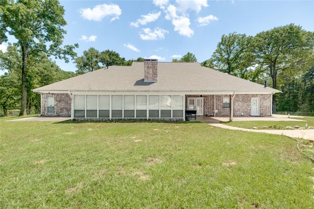 231 An County Road 2105, Palestine, TX 75801