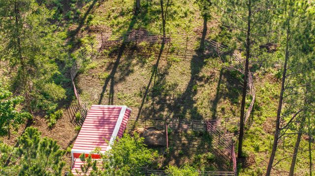 231 An County Road 2105, Palestine, TX 75801