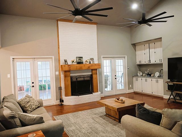 231 An County Road 2105, Palestine, TX 75801