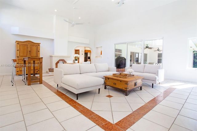 100 SW 26th Rd, Miami, FL 33129