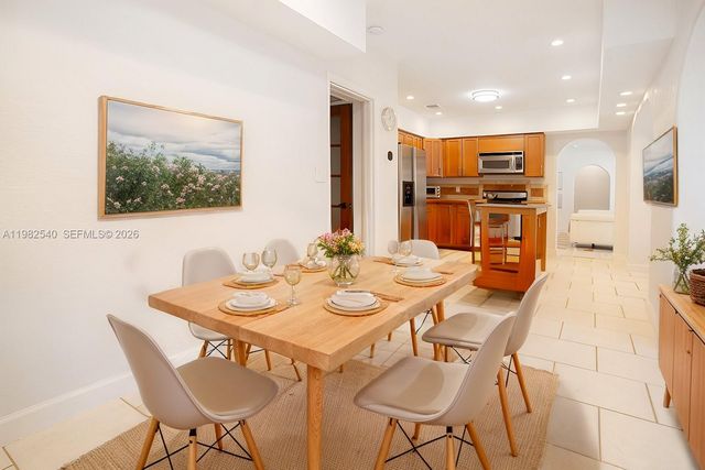 100 SW 26th Rd, Miami, FL 33129