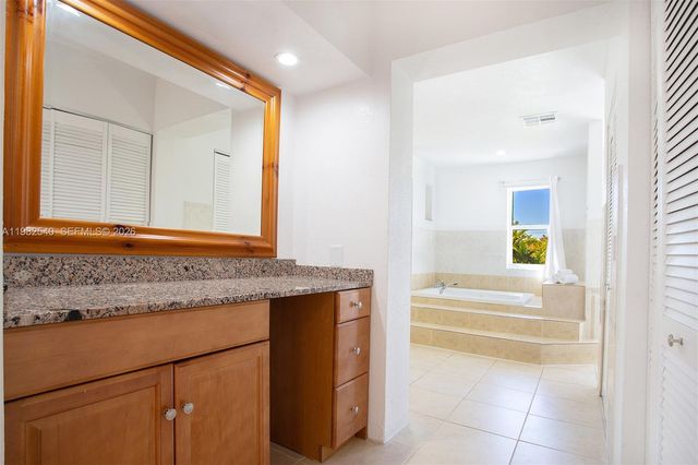 100 SW 26th Rd, Miami, FL 33129