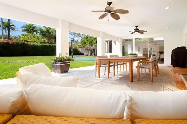 100 SW 26th Rd, Miami, FL 33129