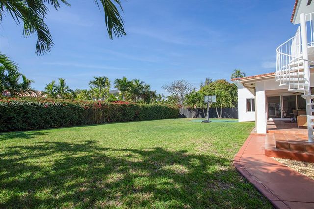 100 SW 26th Rd, Miami, FL 33129