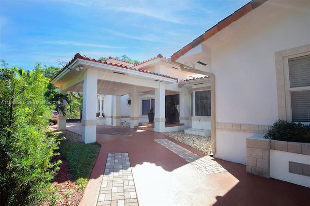 100 SW 26th Rd, Miami, FL 33129