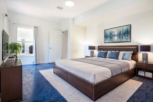 100 SW 26th Rd, Miami, FL 33129