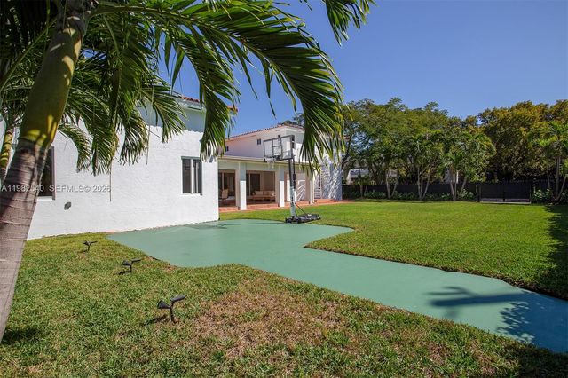 100 SW 26th Rd, Miami, FL 33129