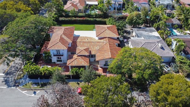 100 SW 26th Rd, Miami, FL 33129