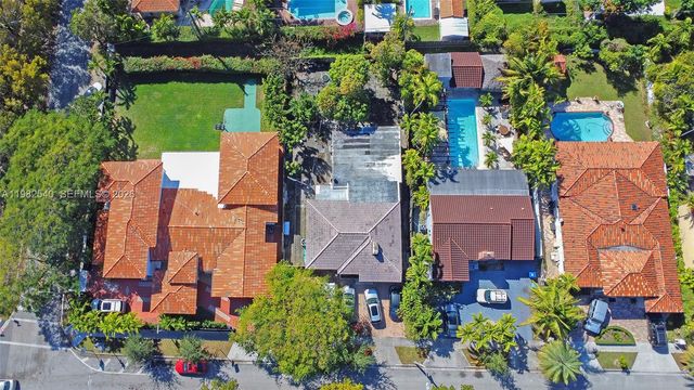 100 SW 26th Rd, Miami, FL 33129