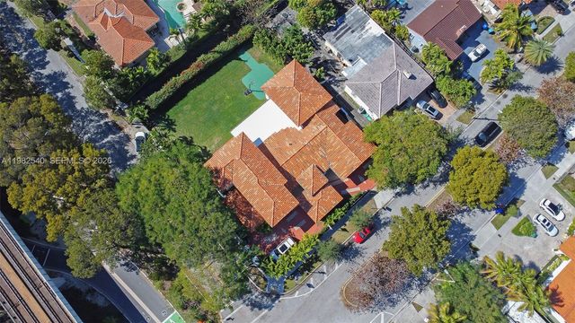 100 SW 26th Rd, Miami, FL 33129