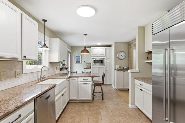 121 Frigate Drive, Madison, WI 53705