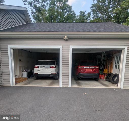 383 CIELO LN, Berkeley Springs, WV 25411