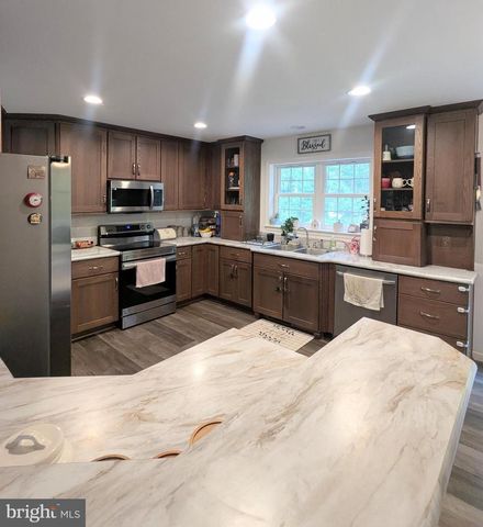 383 CIELO LN, Berkeley Springs, WV 25411