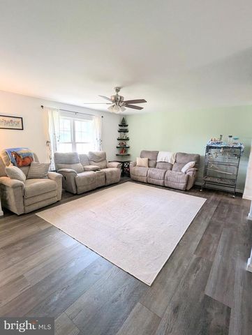 383 CIELO LN, Berkeley Springs, WV 25411