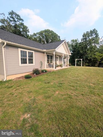 383 CIELO LN, Berkeley Springs, WV 25411