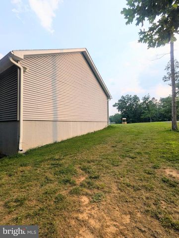 383 CIELO LN, Berkeley Springs, WV 25411