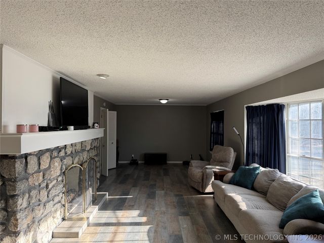 533 W Woodland Drive, Cleveland, OK 74020