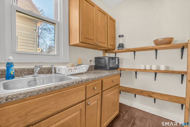 766 George Street, New Haven, CT 06511