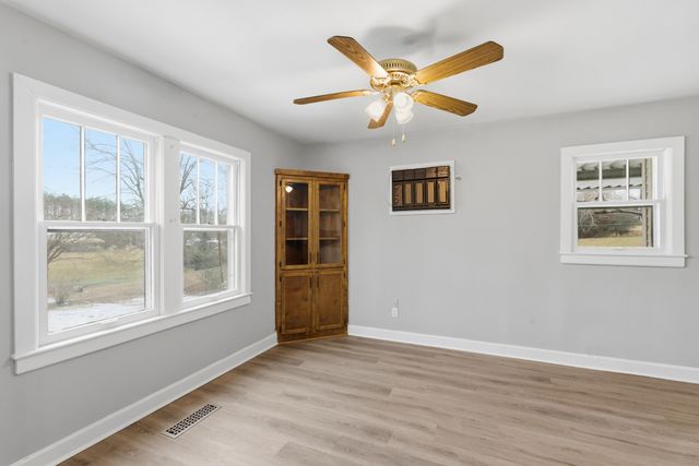 3011 Green Hill Dr, Centerville, TN 37033