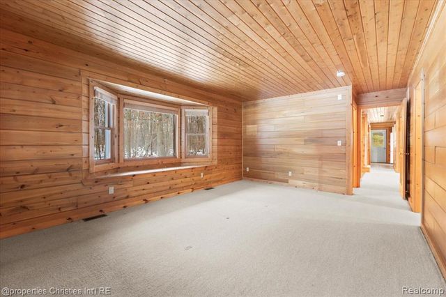 2787 Midway Lane, Saint Clair, MI 48079