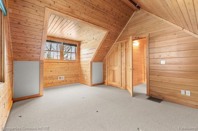 2787 Midway Lane, Saint Clair, MI 48079