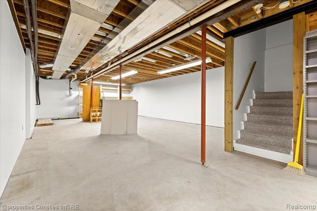 2787 Midway Lane, Saint Clair, MI 48079