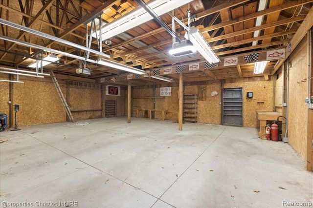 2787 Midway Lane, Saint Clair, MI 48079