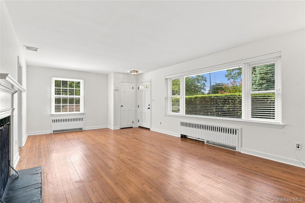 58 S Ketcham Avenue, Amityville, NY 11701 — photo 4