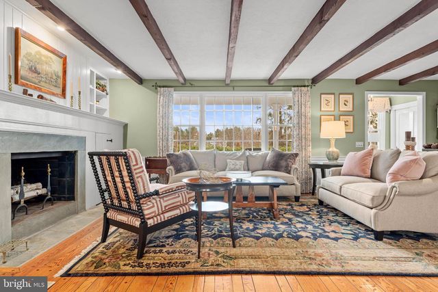 1 TREBLE LN, Malvern, PA 19355