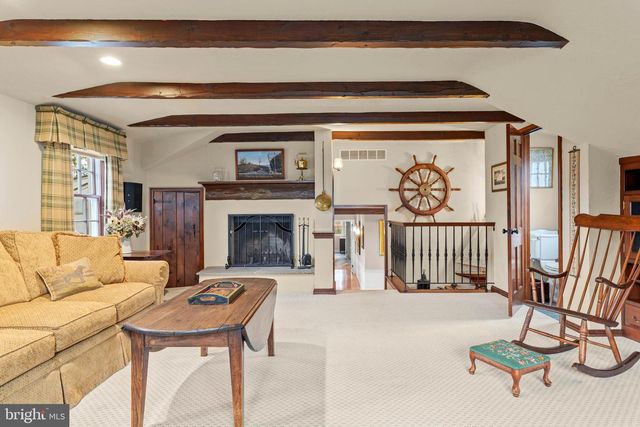 1 TREBLE LN, Malvern, PA 19355