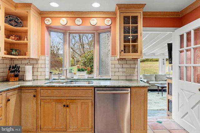 1 TREBLE LN, Malvern, PA 19355